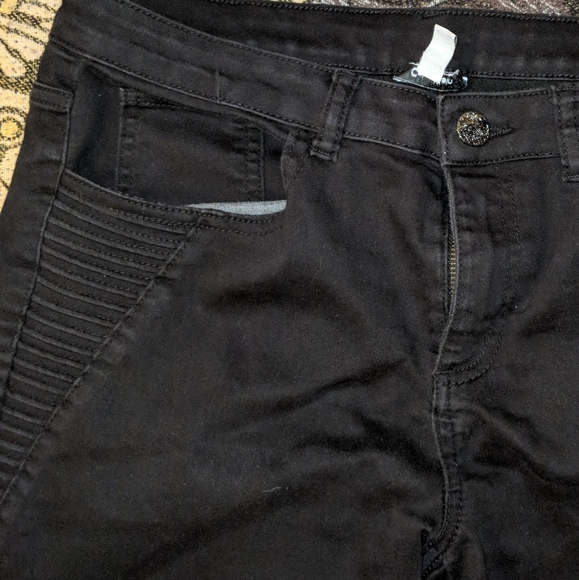 Pants - Picture 4 of 4